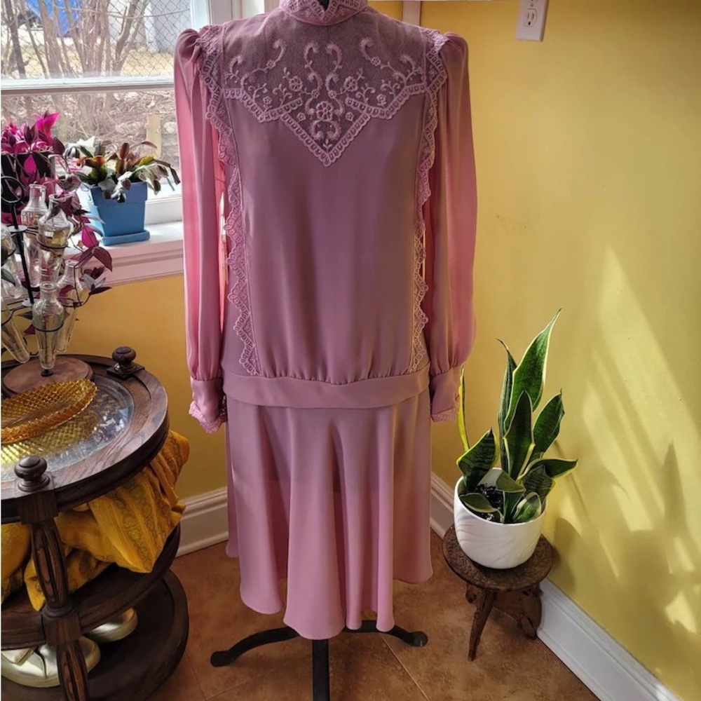 Vintage 1960s Algo Dress, polyester mauve drop waist, 10US.